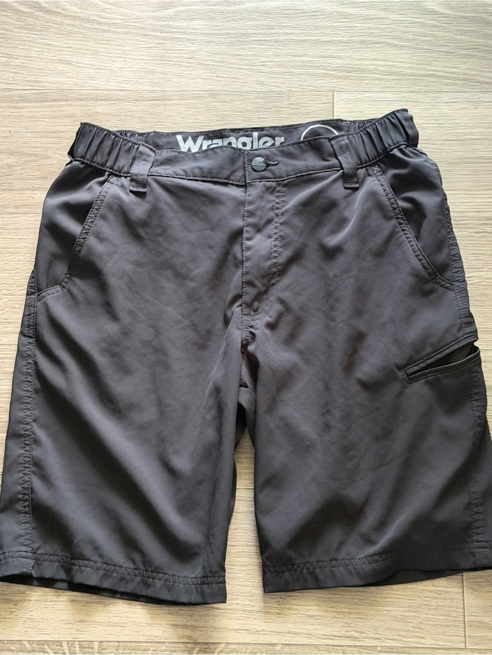Wrangler Men's Dark Gray Hybrid Utility Shorts